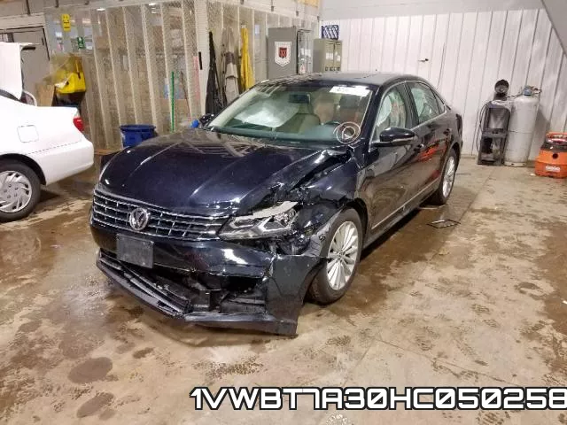 1VWBT7A30HC050258 фото 3