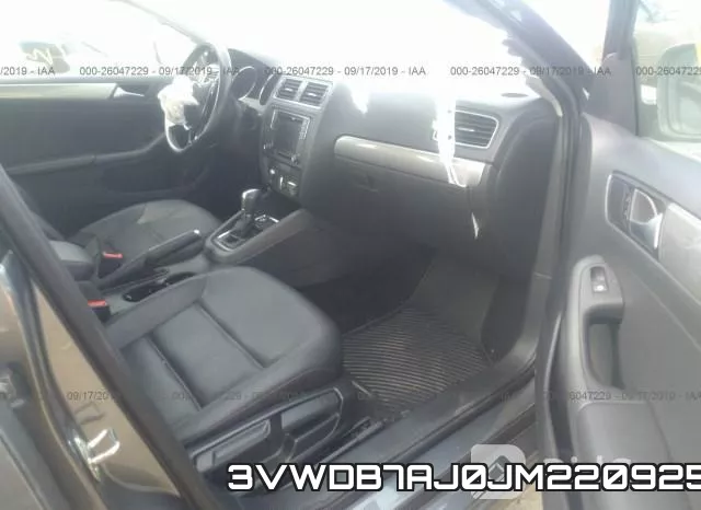 3VWDB7AJ0JM220925 фото 6