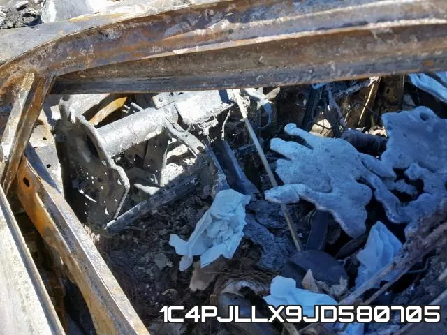 1C4PJLLX9JD580705 фото 9