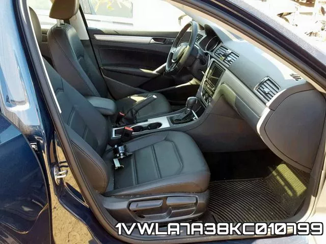 1VWLA7A38KC010799 фото 6