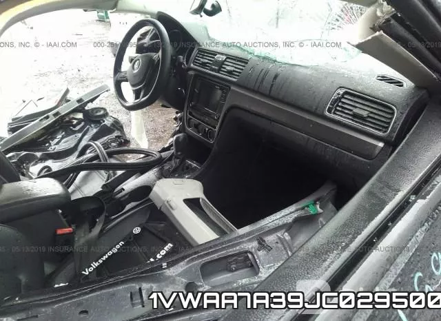 1VWAA7A39JC029500 фото 6