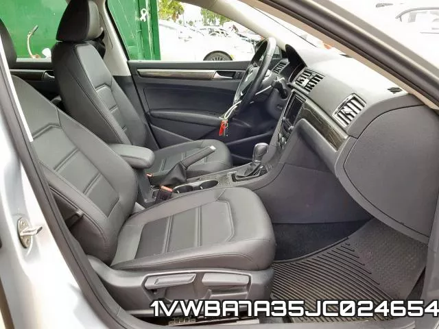 1VWBA7A35JC024654 фото 6