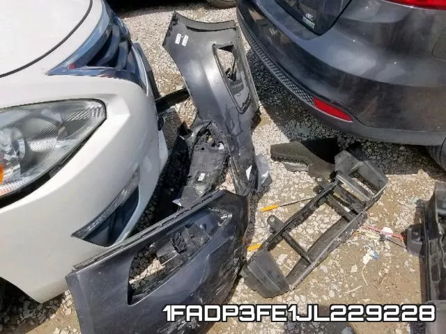 1FADP3FE1JL229228 фото 9