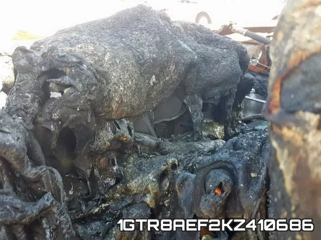 1GTR8AEF2KZ410686 фото 9