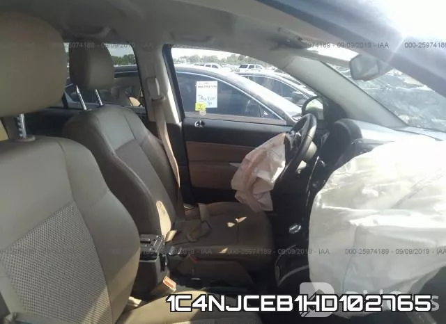 1C4NJCEB1HD102765 фото 5