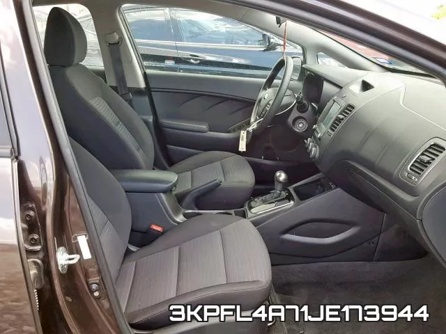 3KPFL4A71JE173944 фото 6