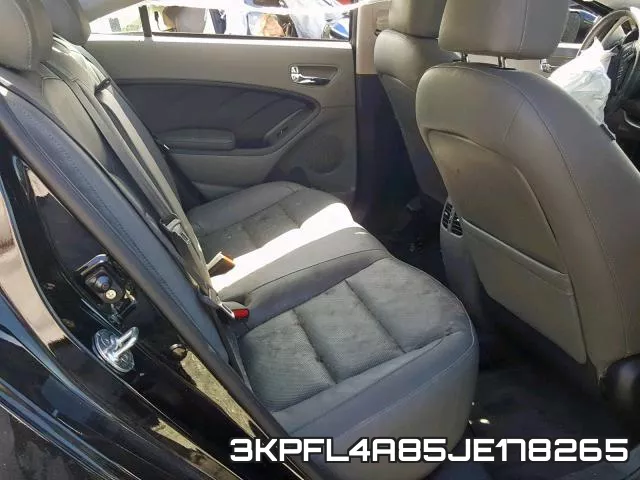 3KPFL4A85JE178265 фото 6