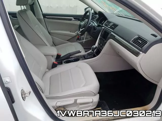 1VWBA7A36JC030219 фото 6