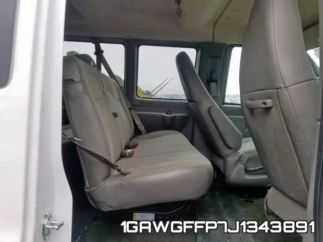 1GAWGFFP7J1343891 фото 7