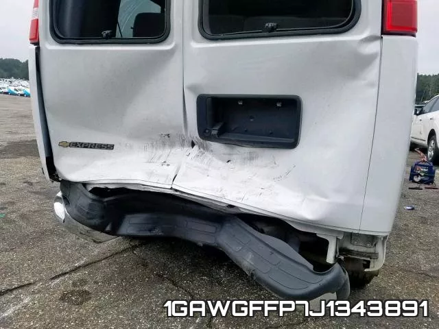 1GAWGFFP7J1343891 фото 10