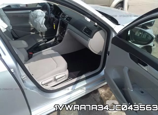 1VWAA7A34JC043563 фото 5