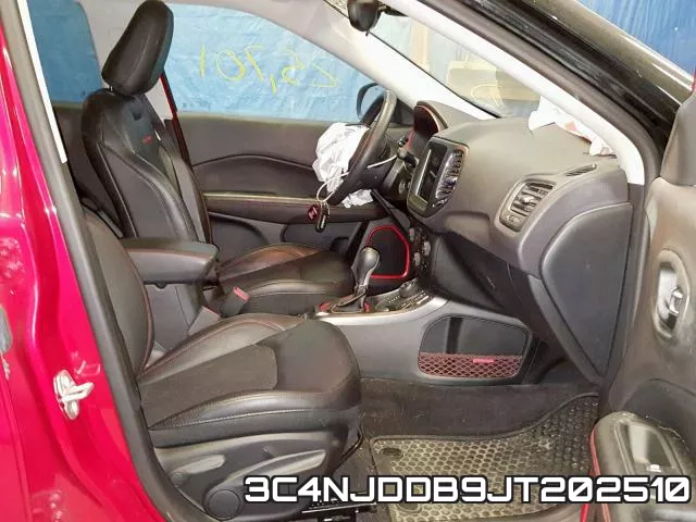 3C4NJDDB9JT202510 фото 6