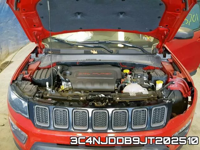 3C4NJDDB9JT202510 фото 8