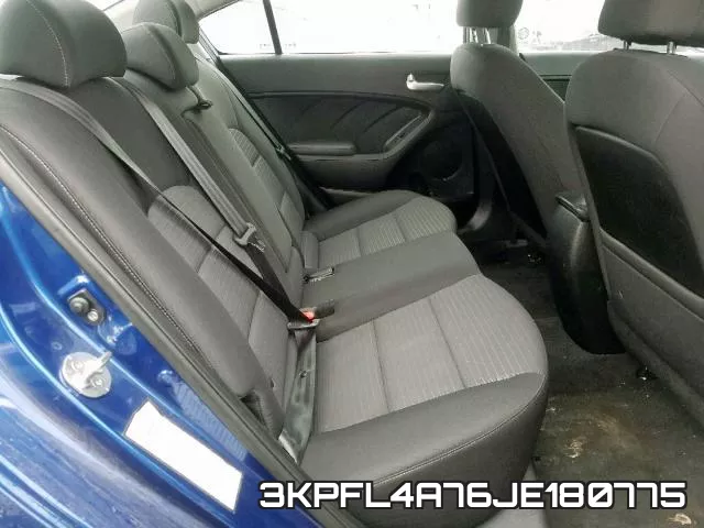 3KPFL4A76JE180775 фото 7