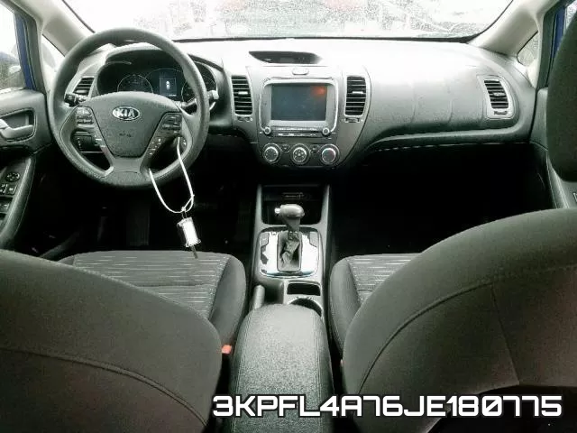 3KPFL4A76JE180775 фото 10