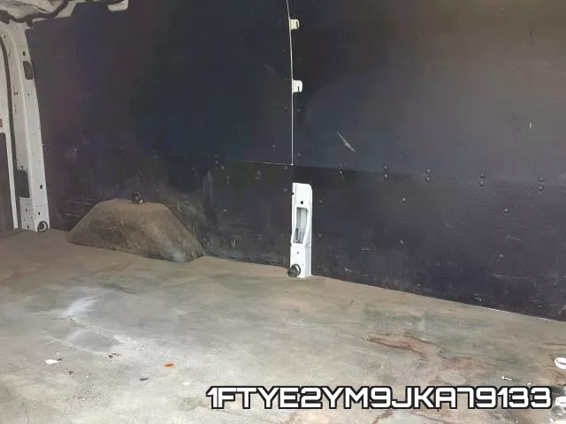 1FTYE2YM9JKA79133 фото 7