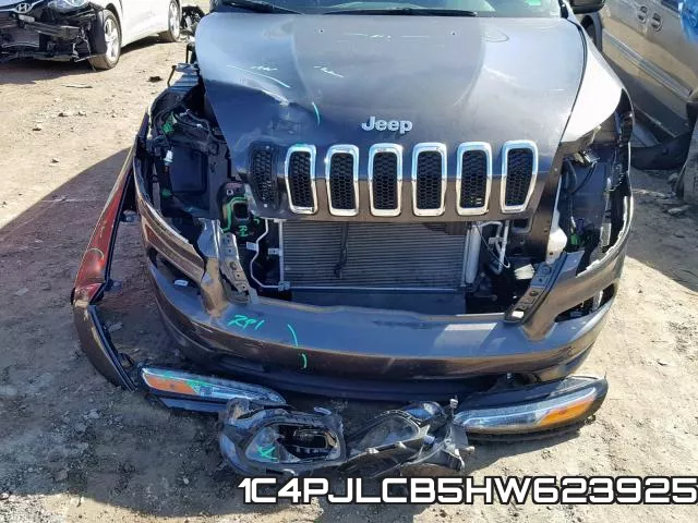 1C4PJLCB5HW623925 фото 10