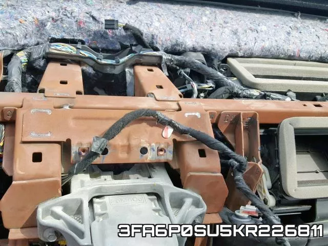 3FA6P0SU5KR226811 фото 9