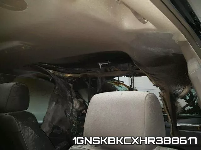 1GNSKBKCXHR388617 фото 10