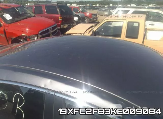 19XFC2F83KE009084 фото 5