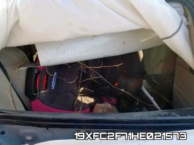 19XFC2F71HE021573 фото 6