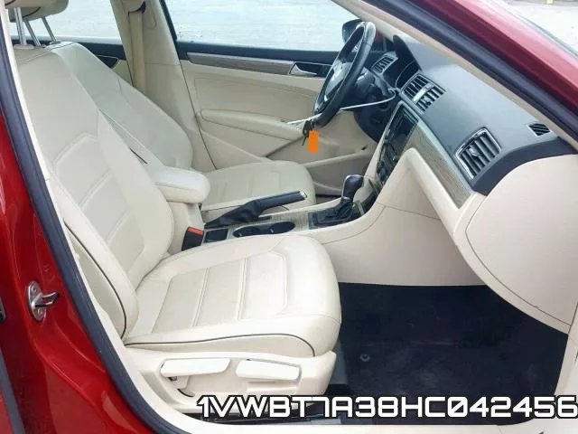 1VWBT7A38HC042456 фото 6