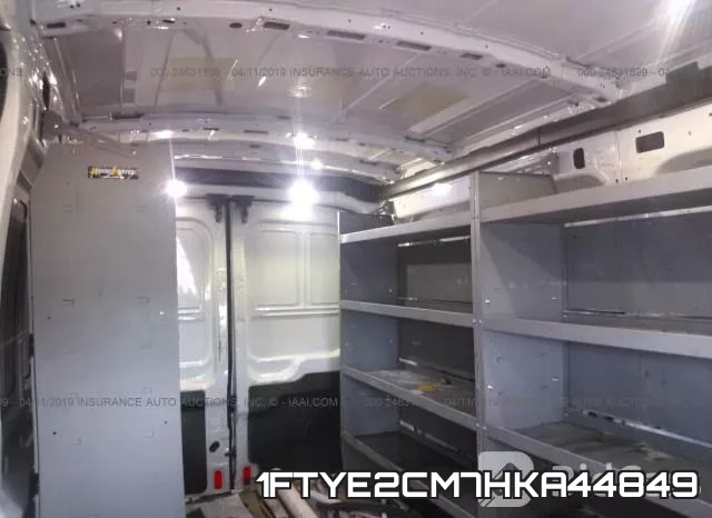 1FTYE2CM7HKA44849 фото 8