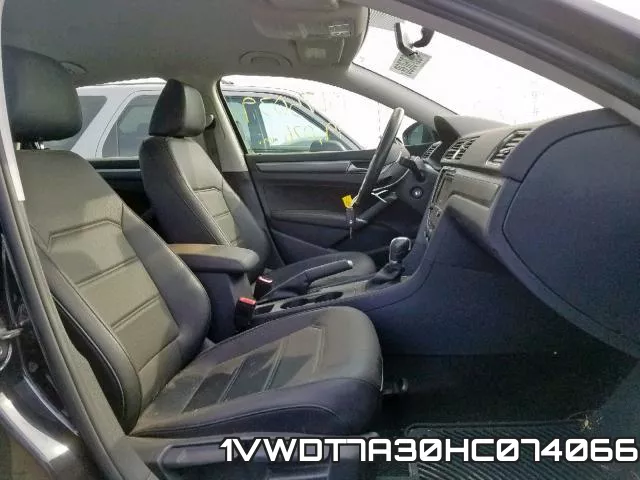 1VWDT7A30HC074066 фото 5
