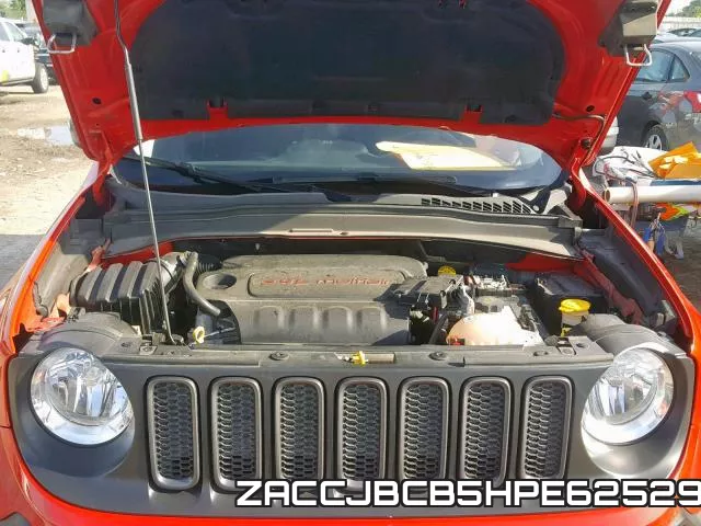 ZACCJBCB5HPE62529 фото 8