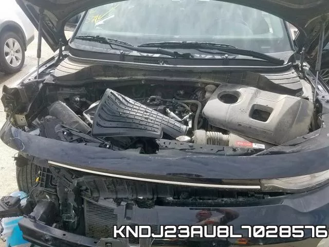 KNDJ23AU8L7028576 фото 5