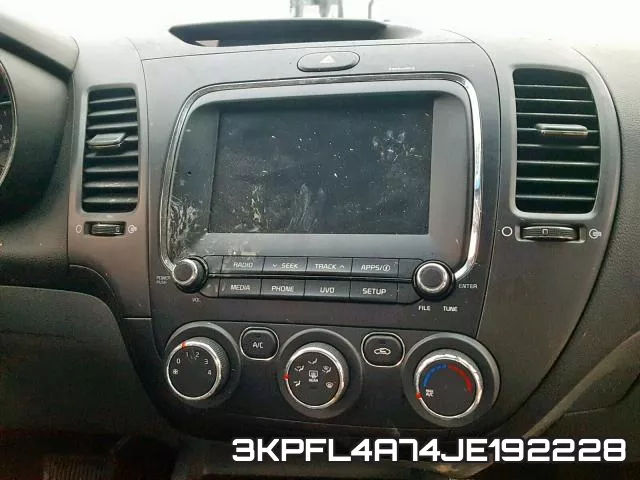 3KPFL4A74JE192228 фото 8