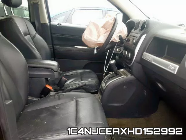 1C4NJCEAXHD152992 фото 6