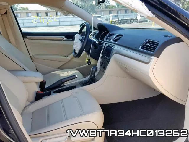 1VWBT7A34HC013262 фото 6