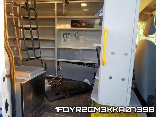 1FDYR2CM3KKA07398 фото 7