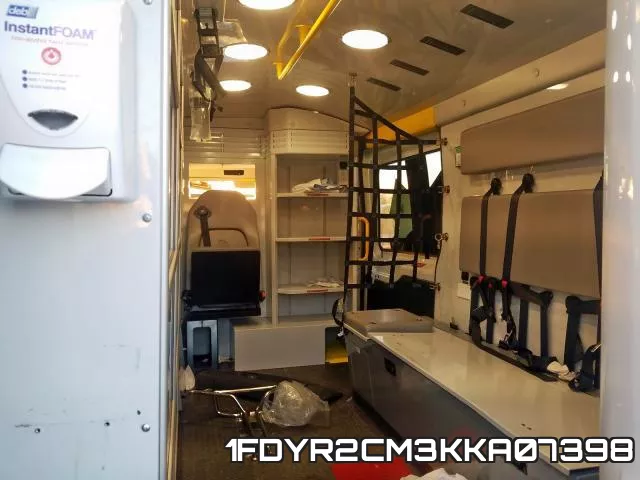 1FDYR2CM3KKA07398 фото 10
