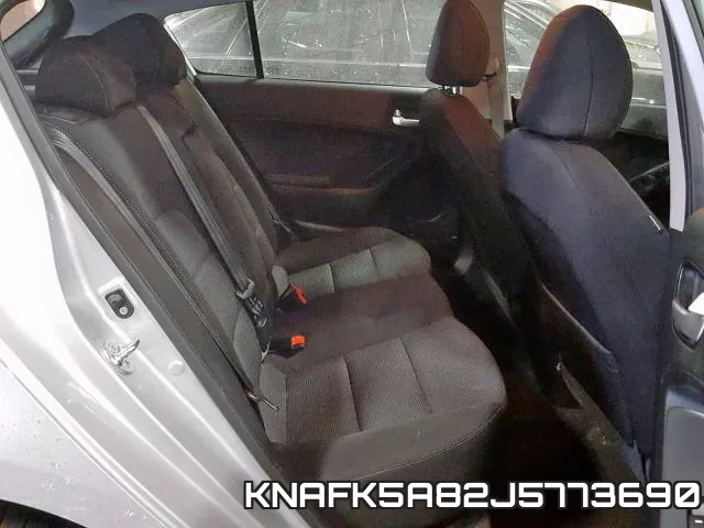 KNAFK5A82J5773690 фото 4
