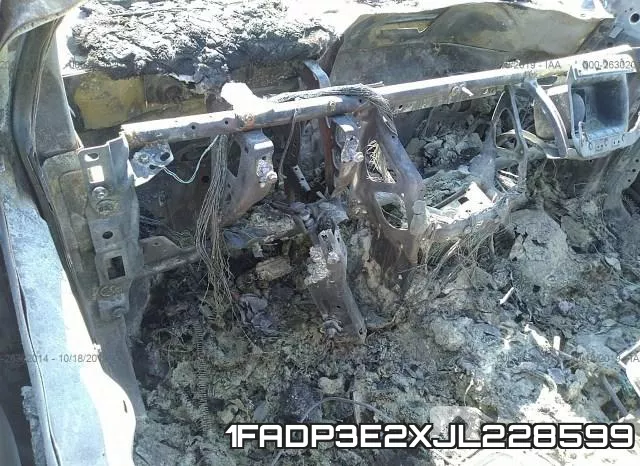 1FADP3E2XJL228599 фото 7