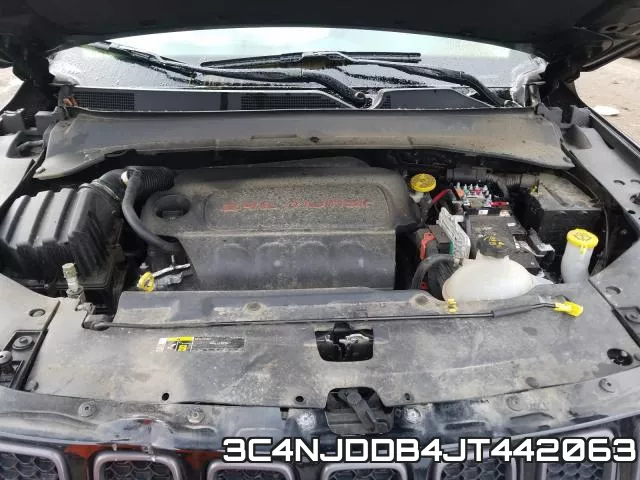 3C4NJDDB4JT442063 фото 7