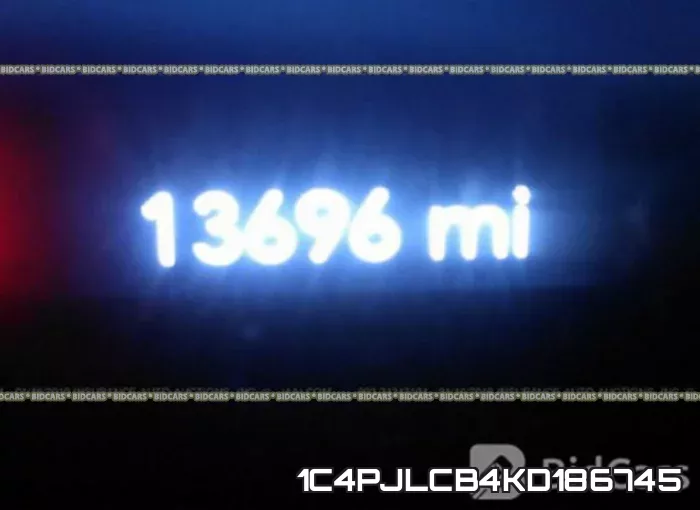 1C4PJLCB4KD186745 фото 8