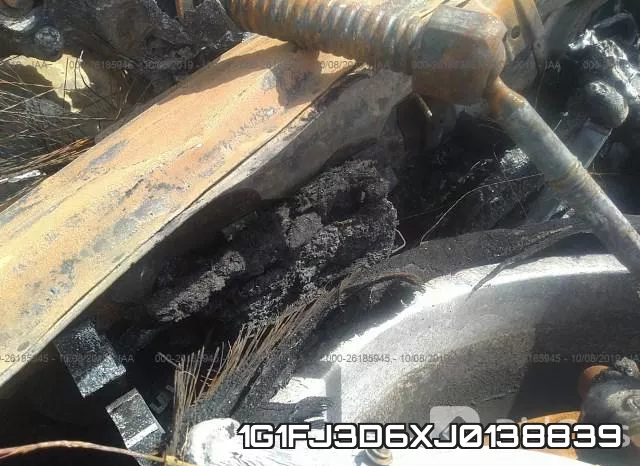 1G1FJ3D6XJ0138839 фото 6