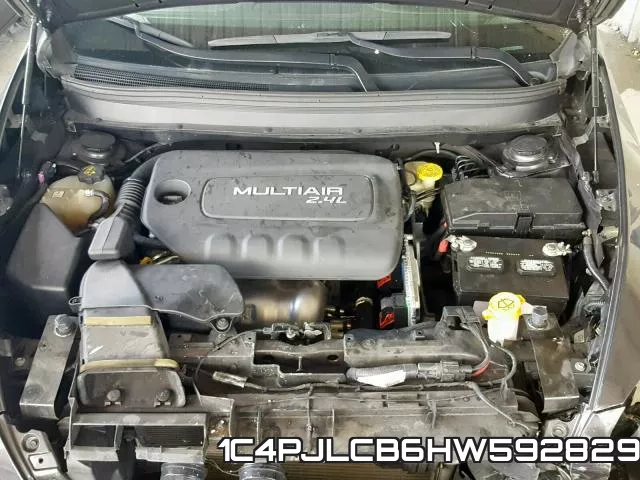 1C4PJLCB6HW592829 фото 6