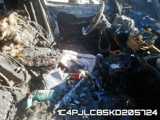 1C4PJLCB5KD205724 фото 3