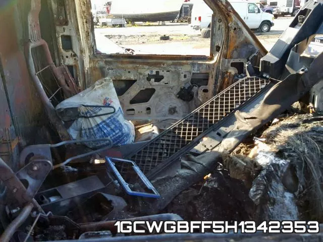 1GCWGBFF5H1342353 фото 5