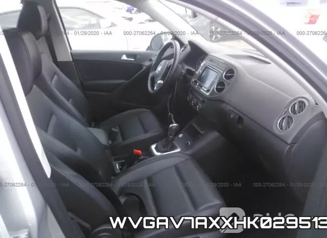 WVGAV7AXXHK029513 фото 4
