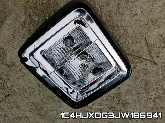 1C4HJXDG3JW186941 фото 8