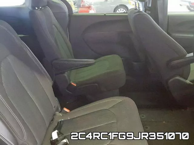 2C4RC1FG9JR351070 фото 7