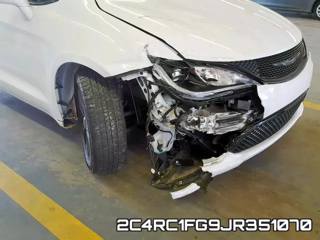 2C4RC1FG9JR351070 фото 10