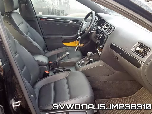 3VWD17AJ5JM238310 фото 5