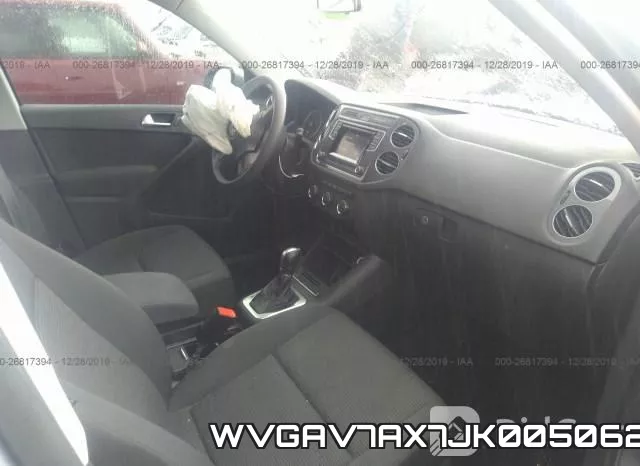 WVGAV7AX7JK005062 фото 3
