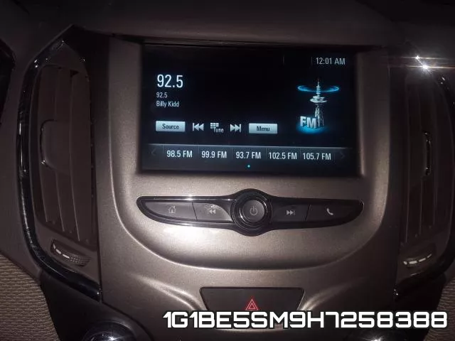 1G1BE5SM9H7258388 фото 9